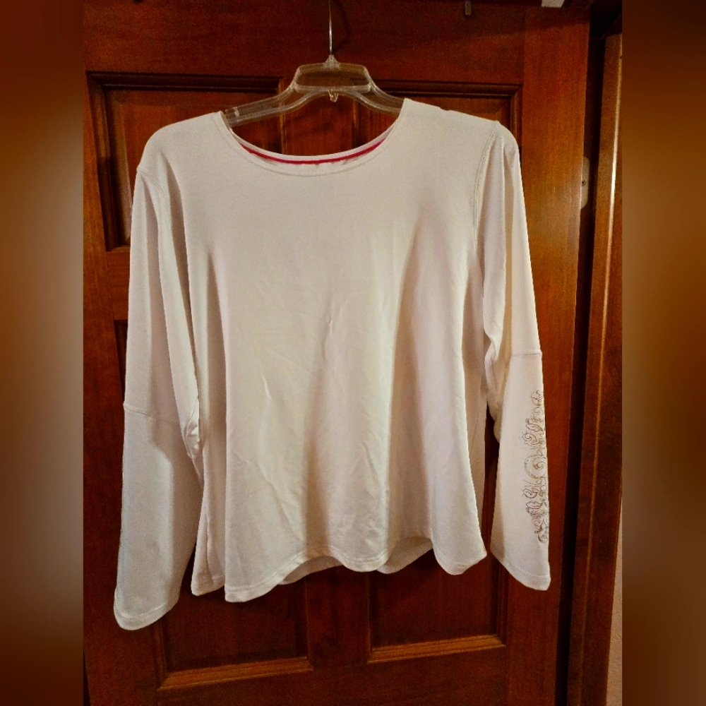Smitten white 2XL long sleeve white top